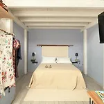 Is Puddas De Monica Guesthouse